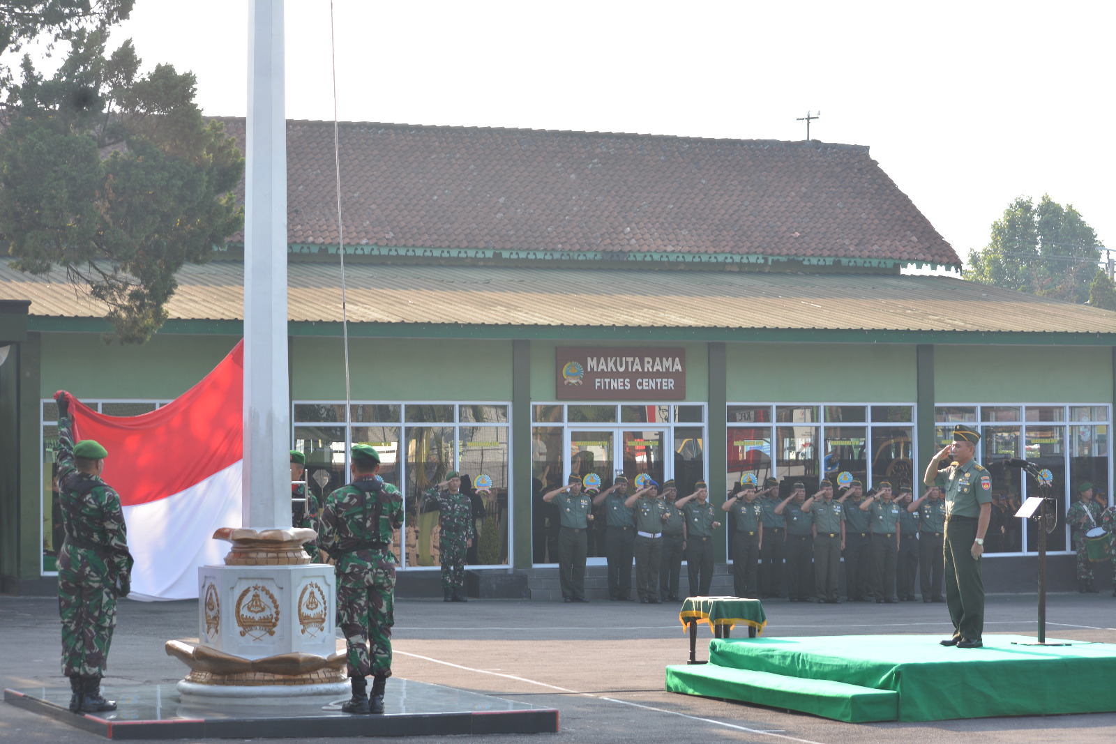 Mantapkan Kualitas Pengabdian, Kasiter Korem 073/Makutarama Pimpin Upacara Bendera